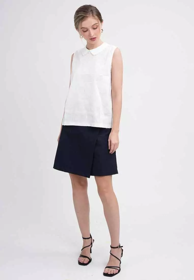 Clara Sleeveless Scalloped Collar Blouse