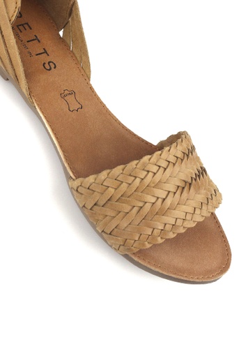 betts tan sandals
