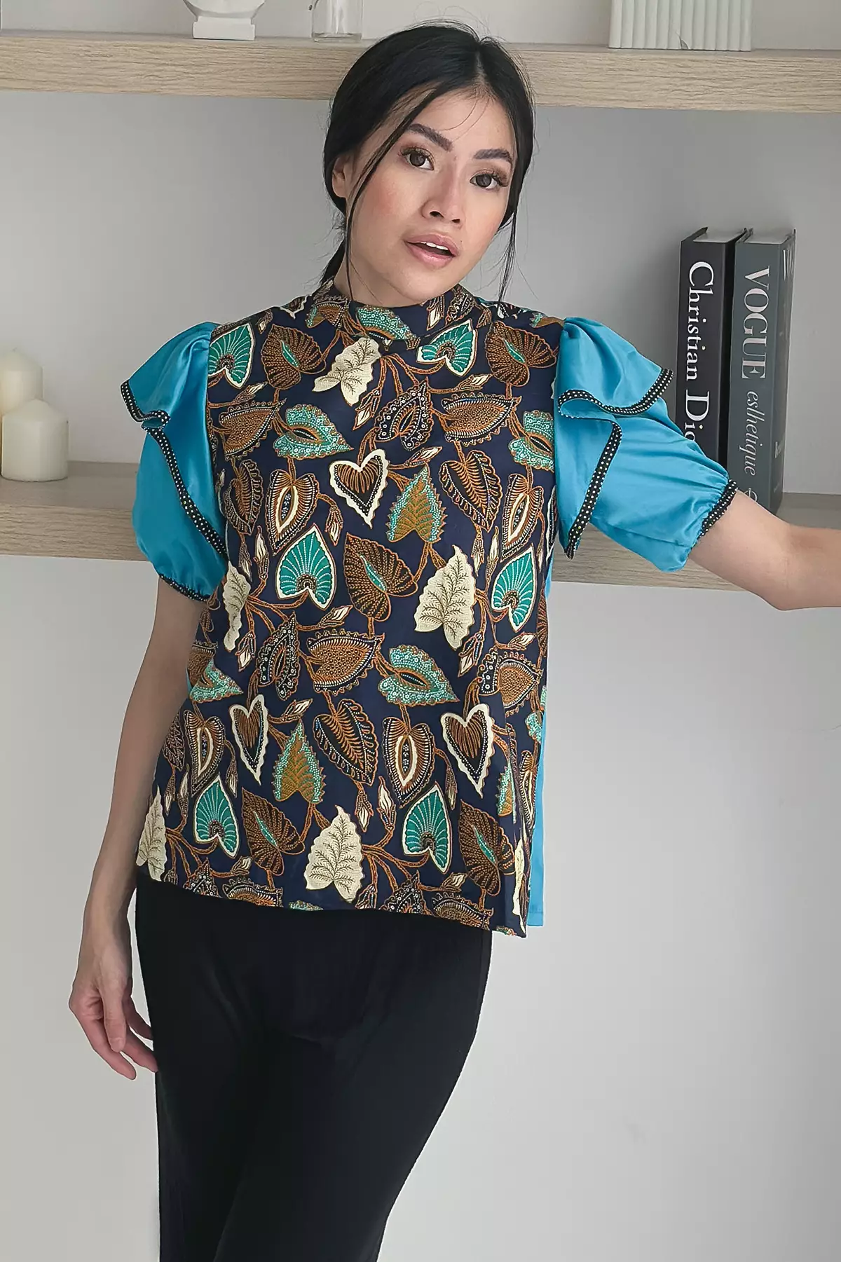 Tamara Daun Hijau Fluffy Sleeves Blouse