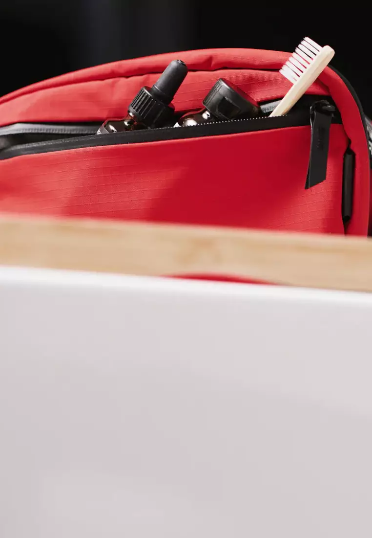 Alpaka Toiletry Bag - Red
