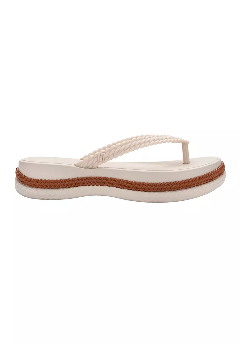 Where to buy cheap flip flops near outlet me