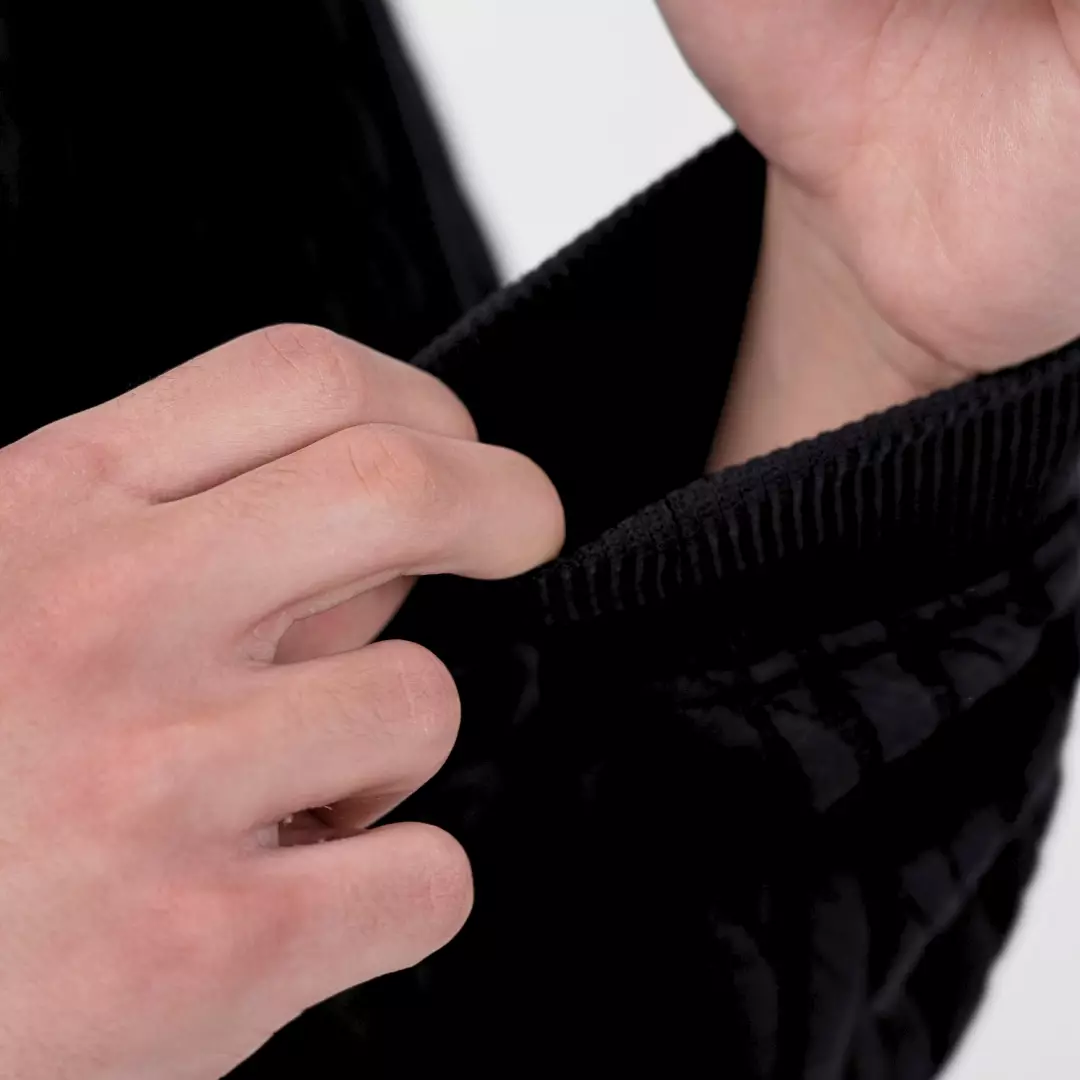 Ryusei Sweater YURA Knit Black – Sweater Knit dengan Tekstur Unik