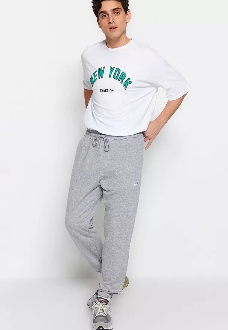 Grey sweatpants trend store