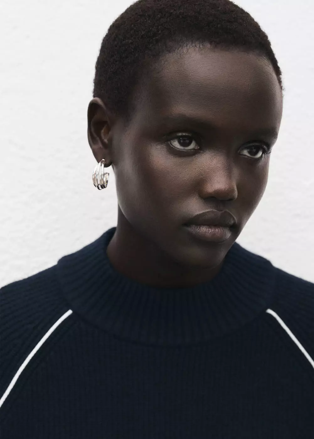 Sweater leher perkins dengan garis kontras