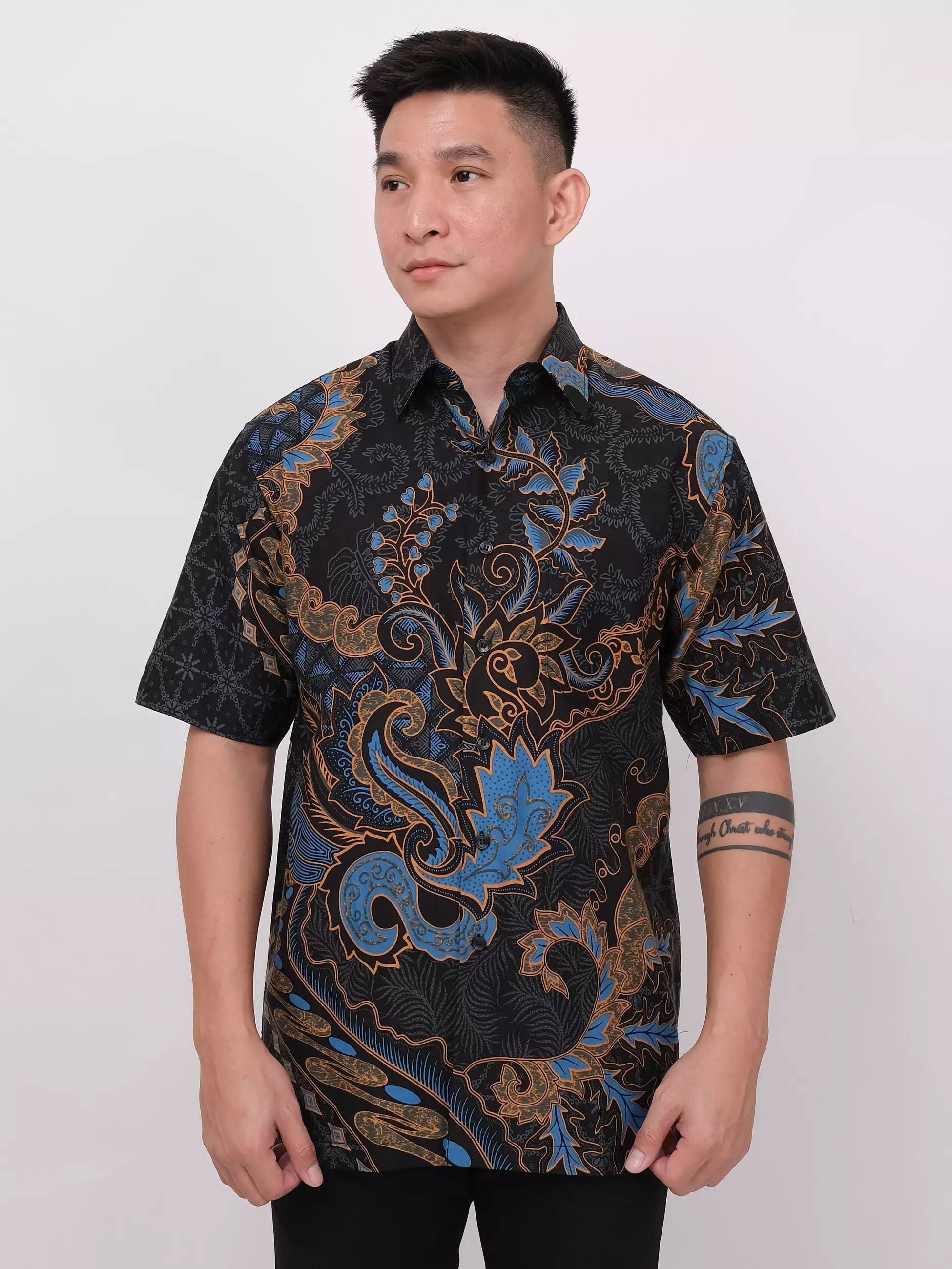 Kemeja Batik Lengan Pendek Hitam Biru 16852