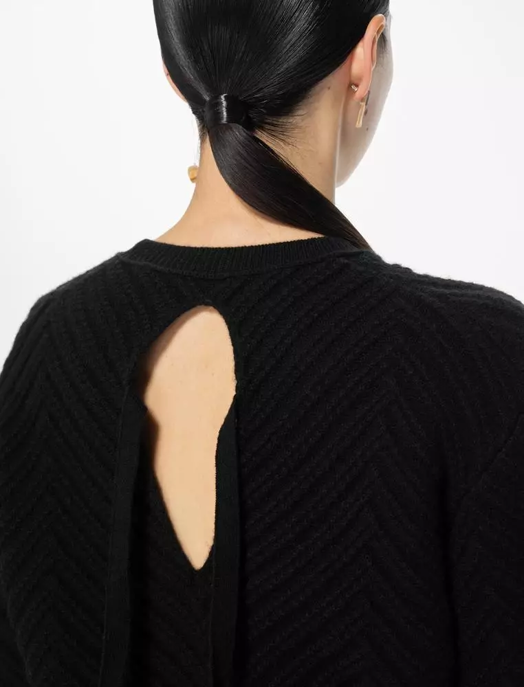 Long-sleeved cashmere pullover