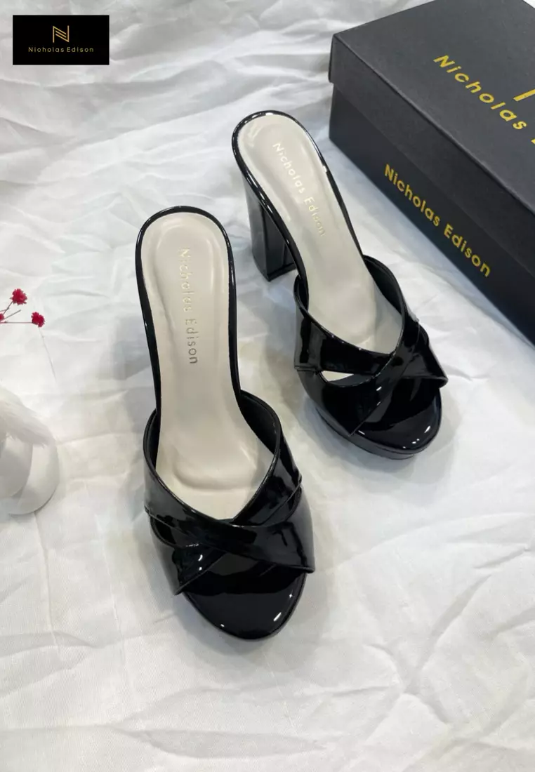 Heel Nola Black