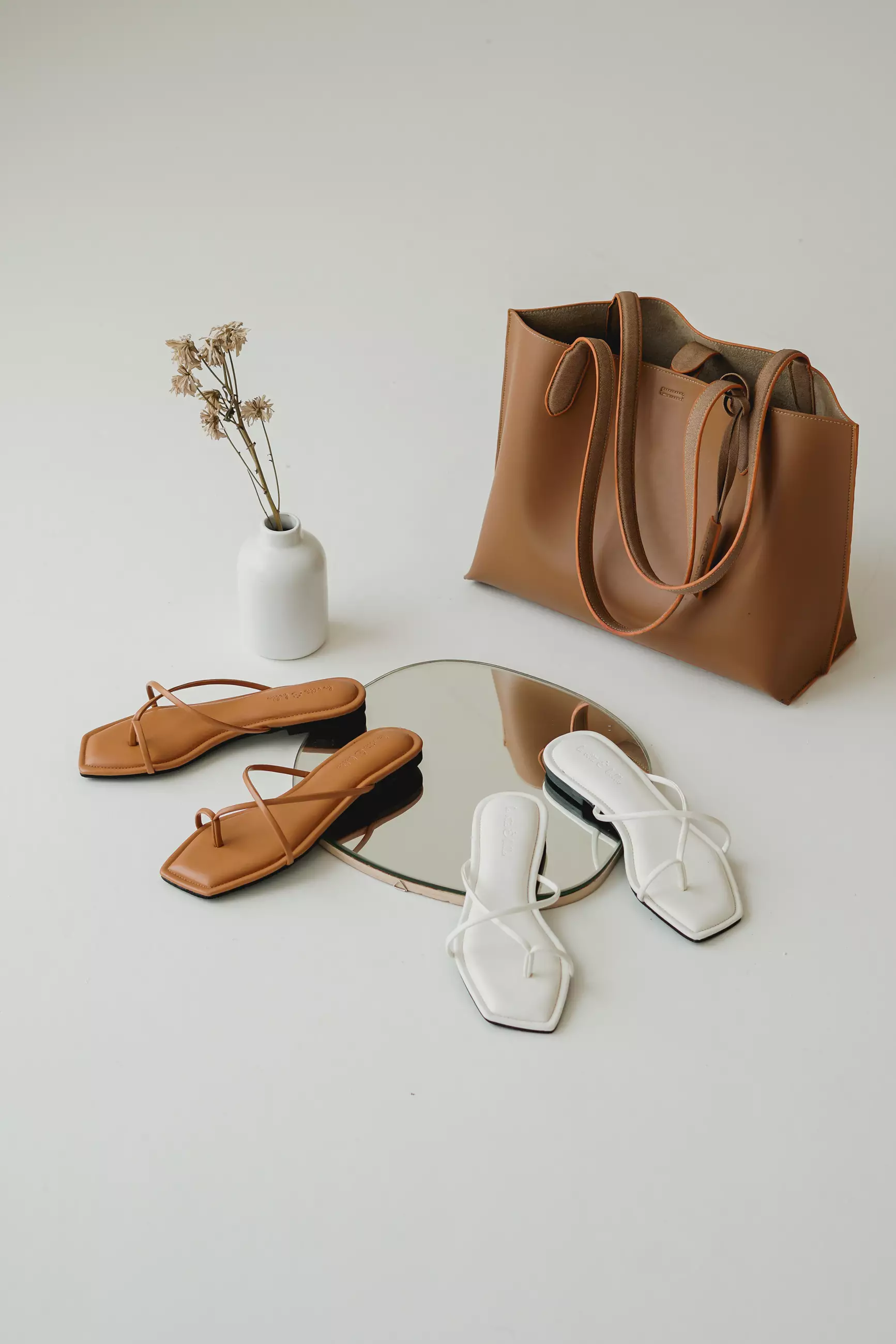 Cora Sandal Flat Jepit Wanita