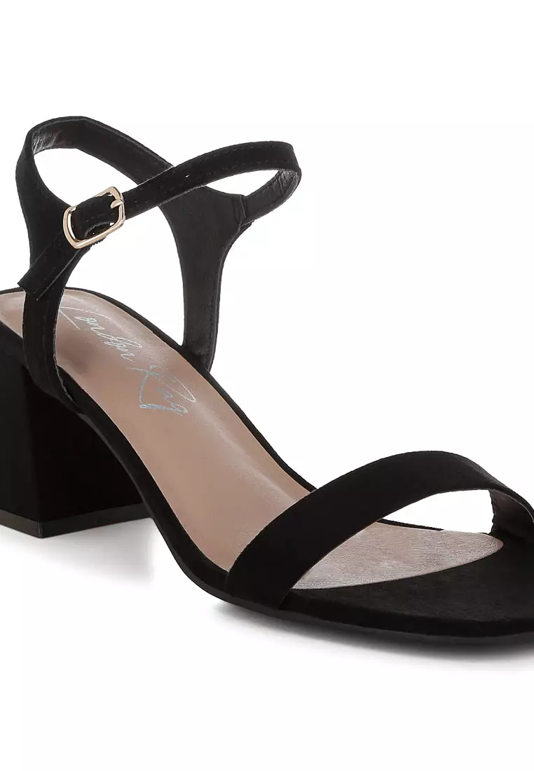 Sepatu hak blok ujung persegi warna hitam