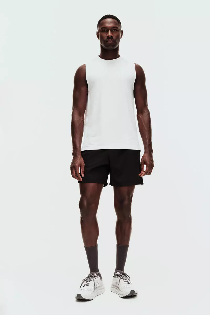 Sports shorts with DryMove™