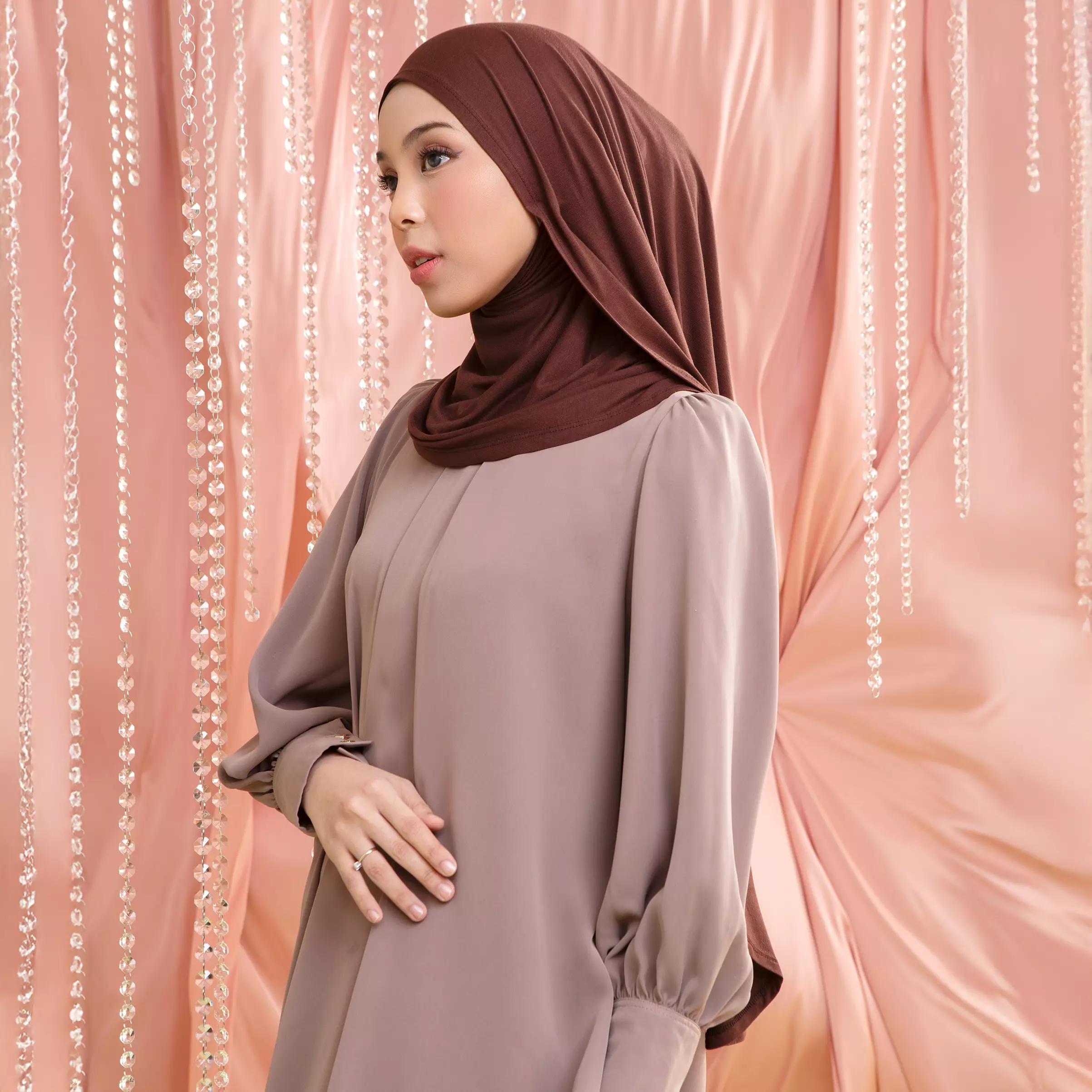 Heidy Oval Shawl in Mahogany (Lozy x Heidy)