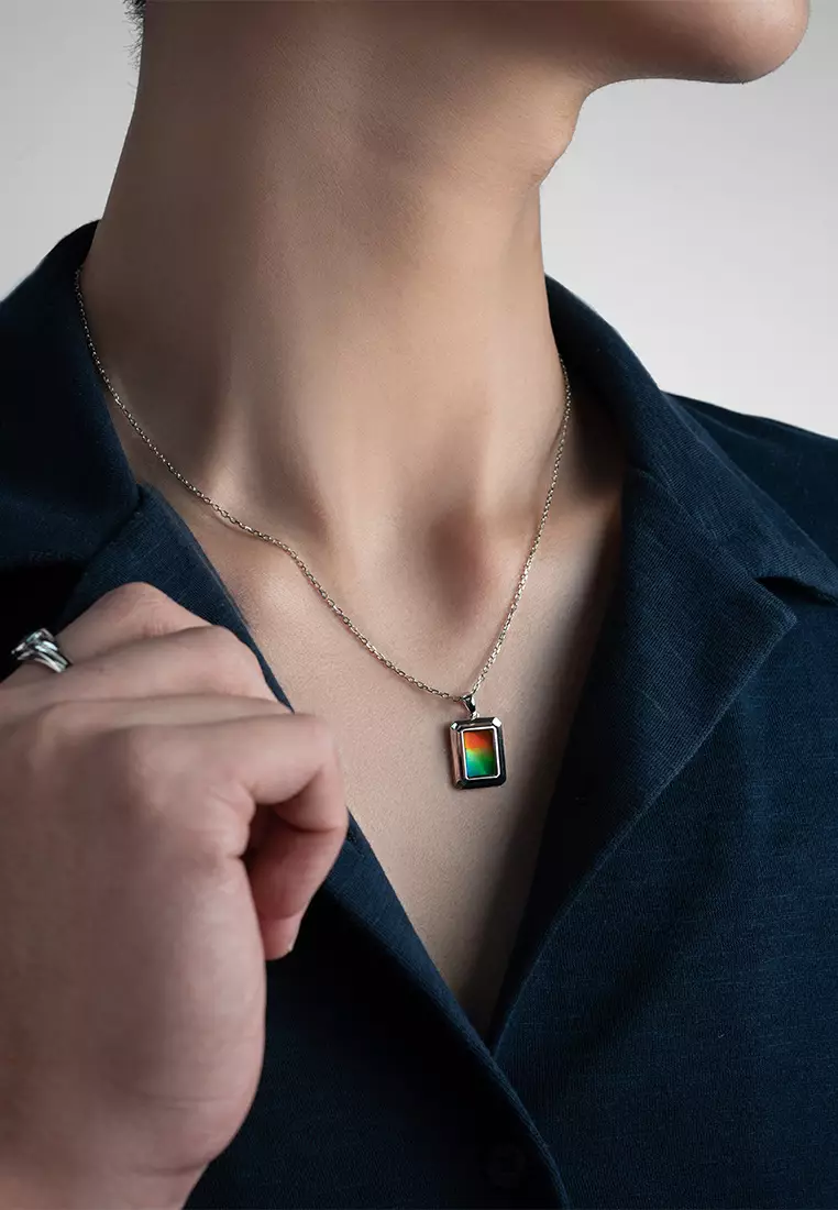 Aura Classic Emerald Ammolite Pendant