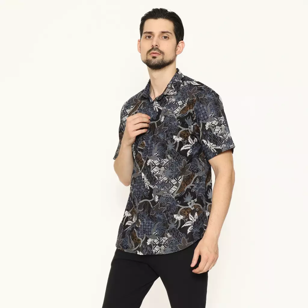 AMK Kemeja Batik Pria Lengan Pendek SHB Arthur S/S Black