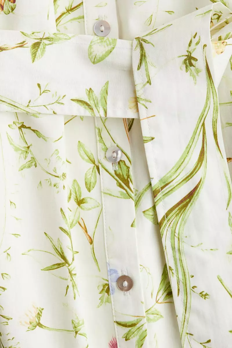 Puff-sleeved poplin dress