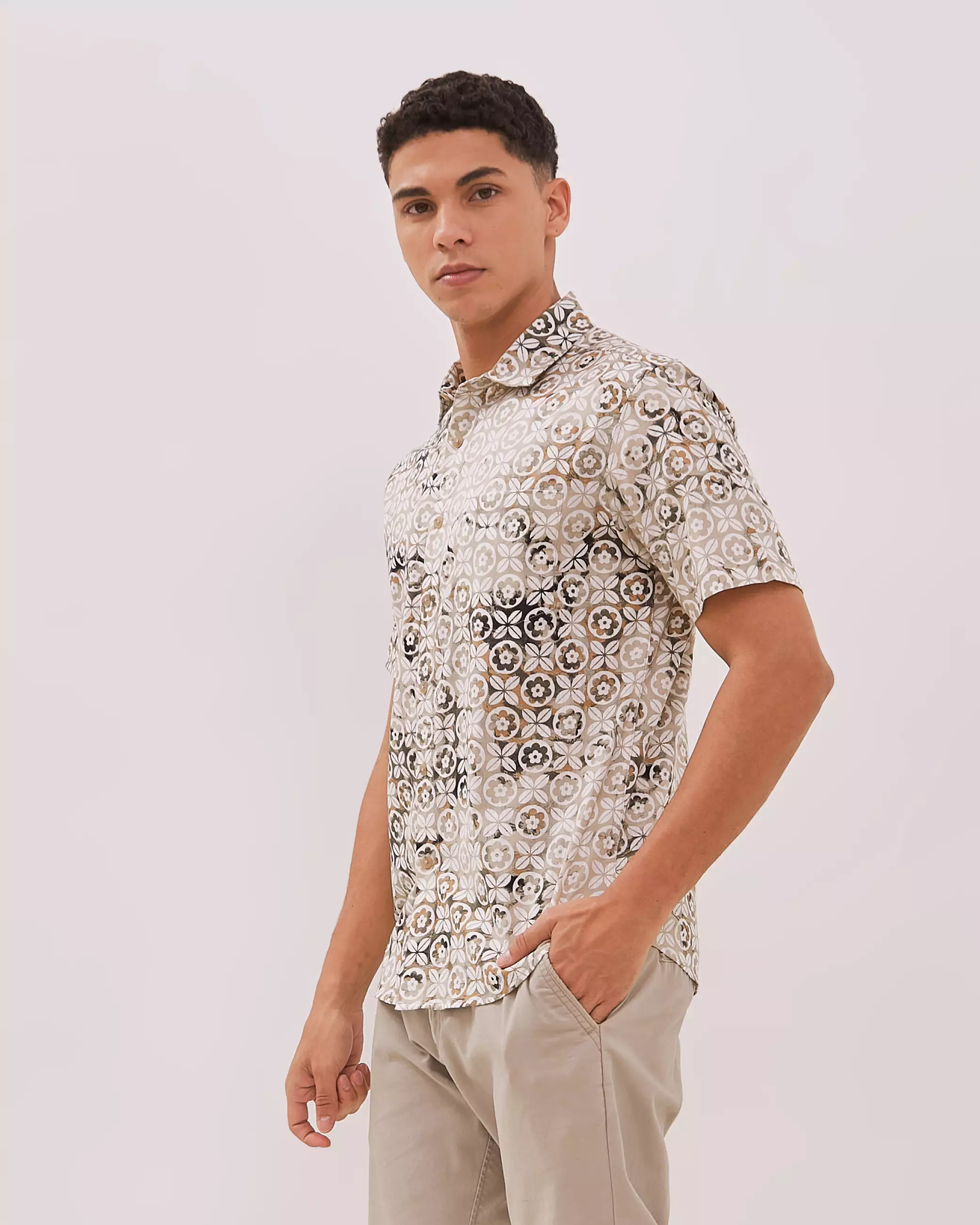 AMK Kemeja Motif Pria Lengan Pendek SHP Lamar Ss Brown