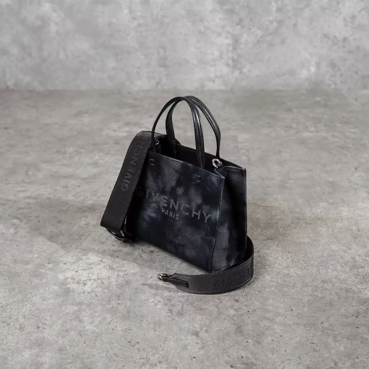 Tas GIVENCHY 4G EMBROIDERY WASHED BLACK TOTE BAG WITH LS SMALL 100% ORIGINAL