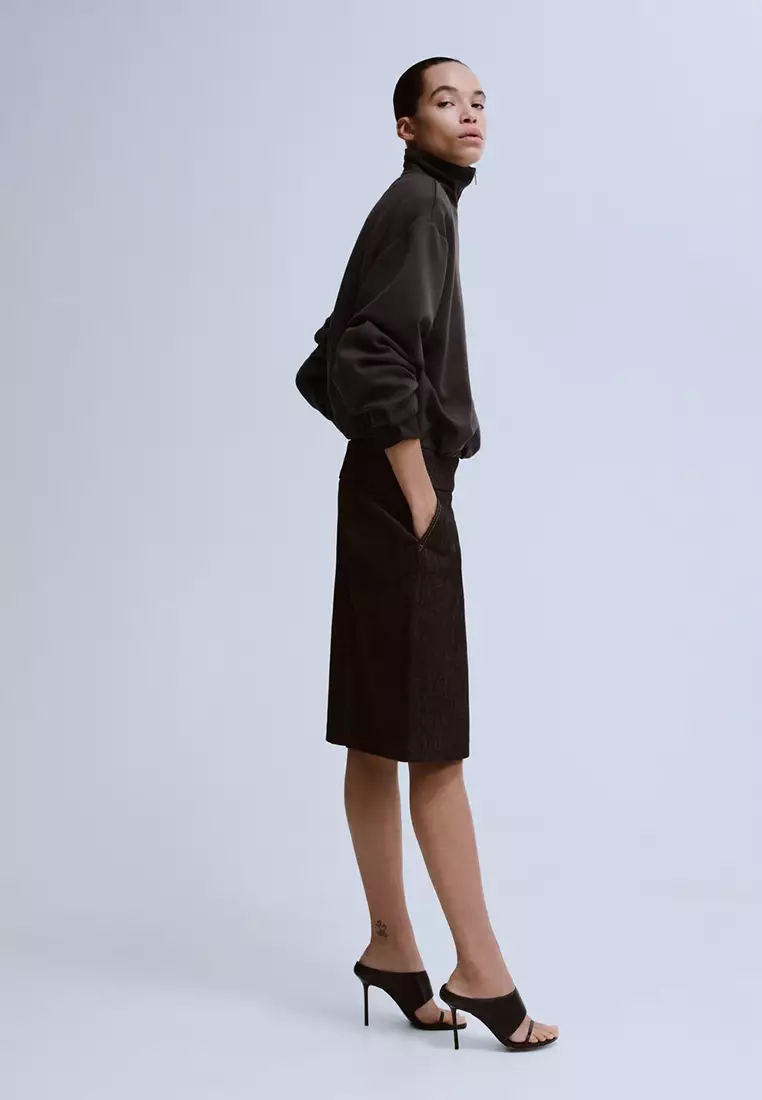 Balloon Sweatshirt with High Collar