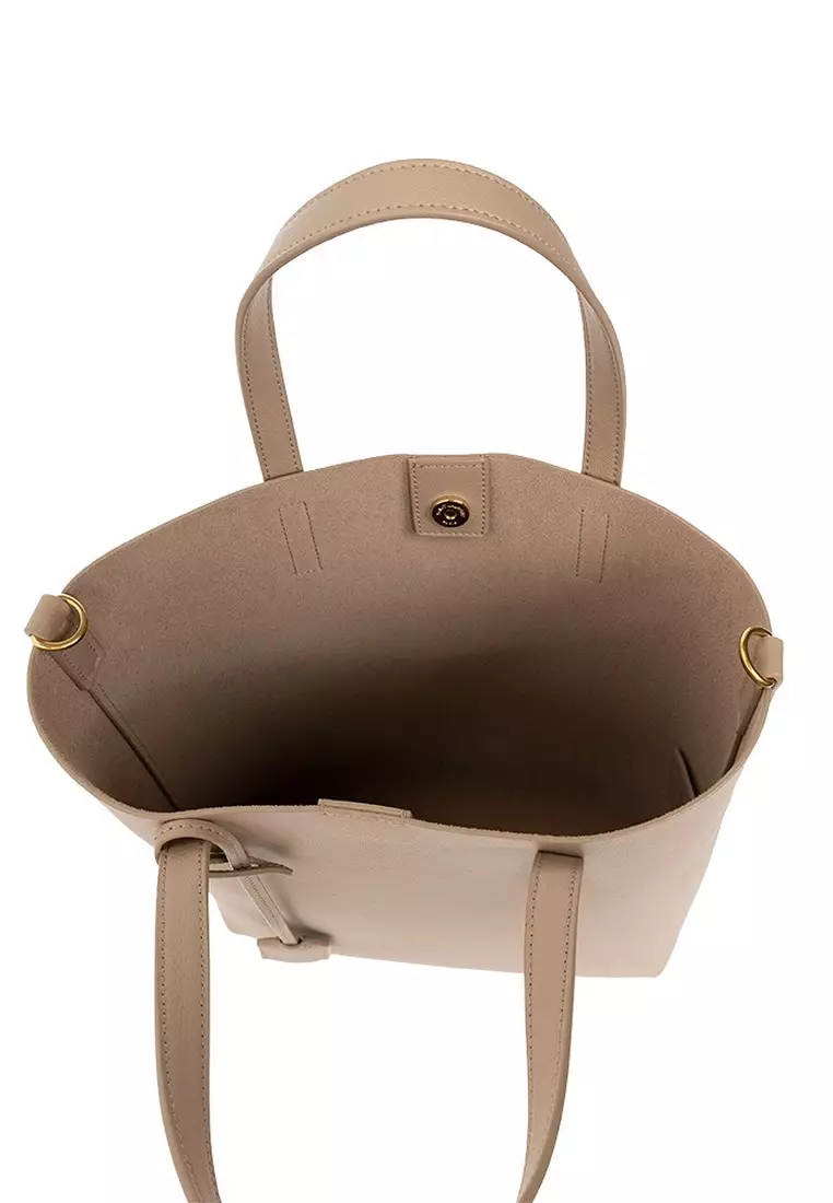 Toy In Supple Leather Tote Bag in Dark Beige