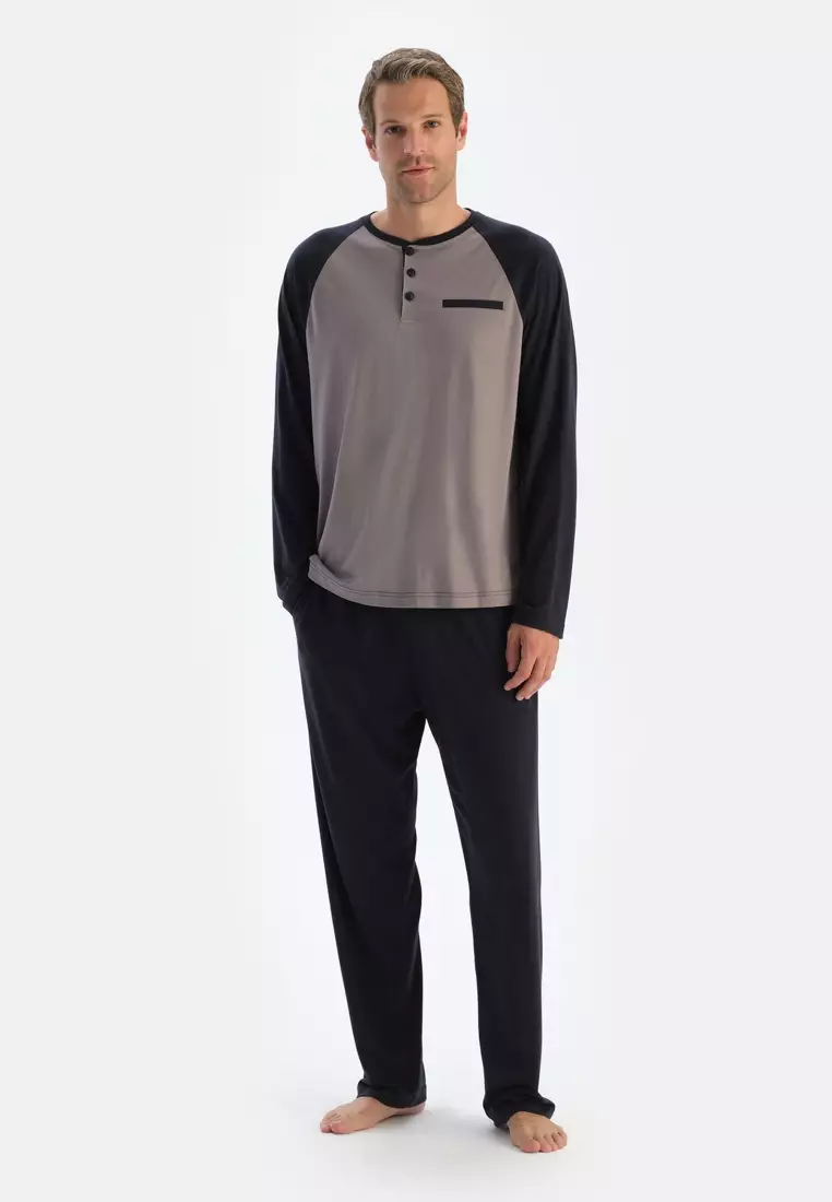 Black T-Shirt & Trousers Set, Crew Neck, Regular Fit, Long Sleeve Sleepwear for Men