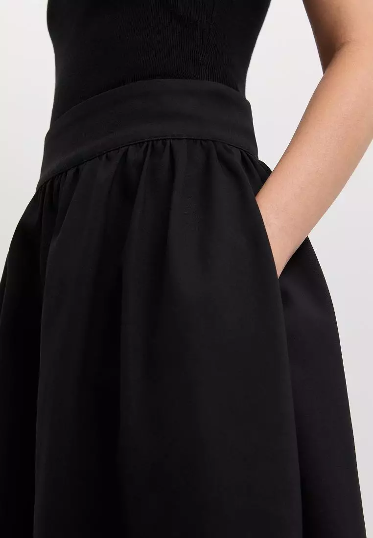 Side Pocket Skirt