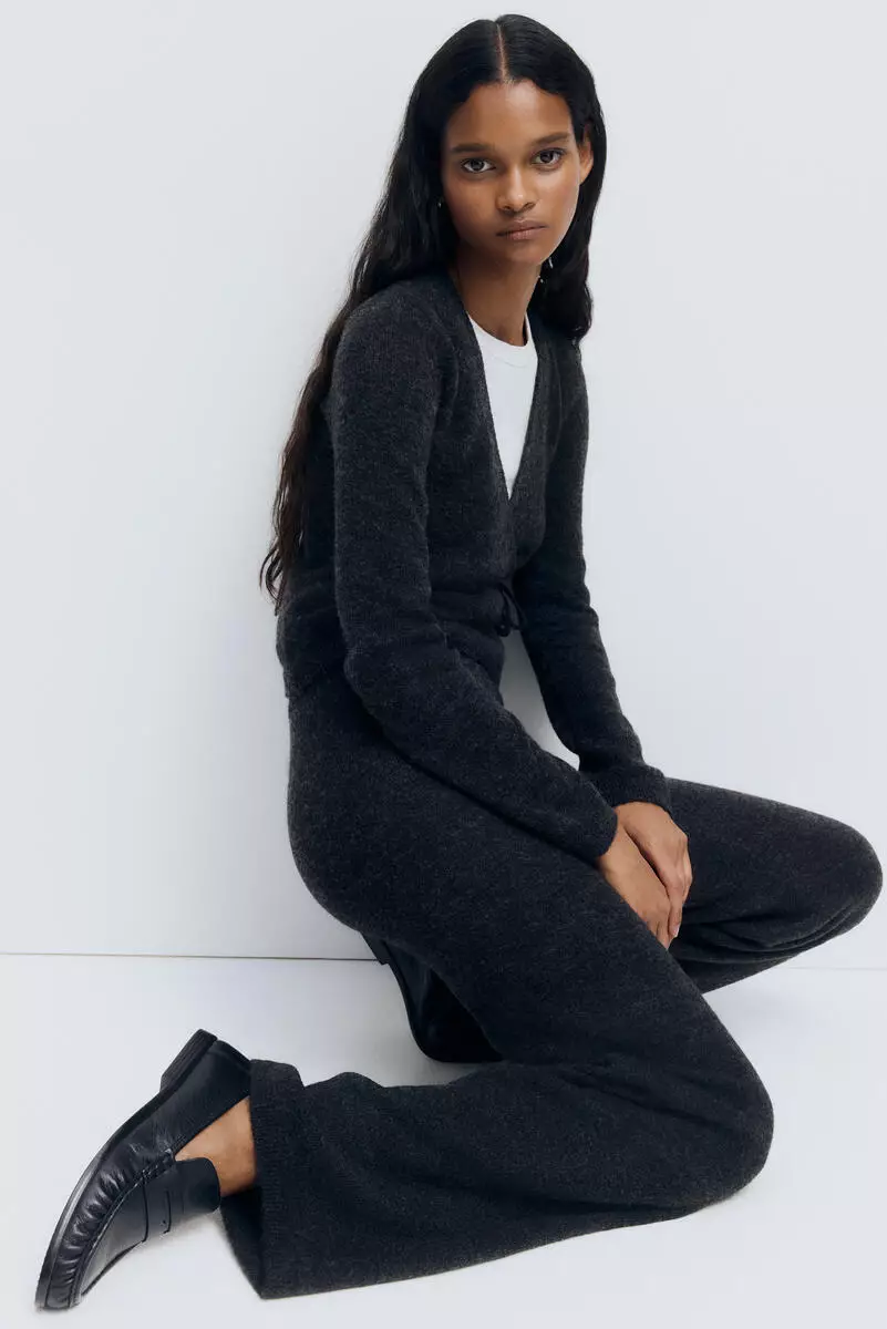 Knitted pull-on trousers