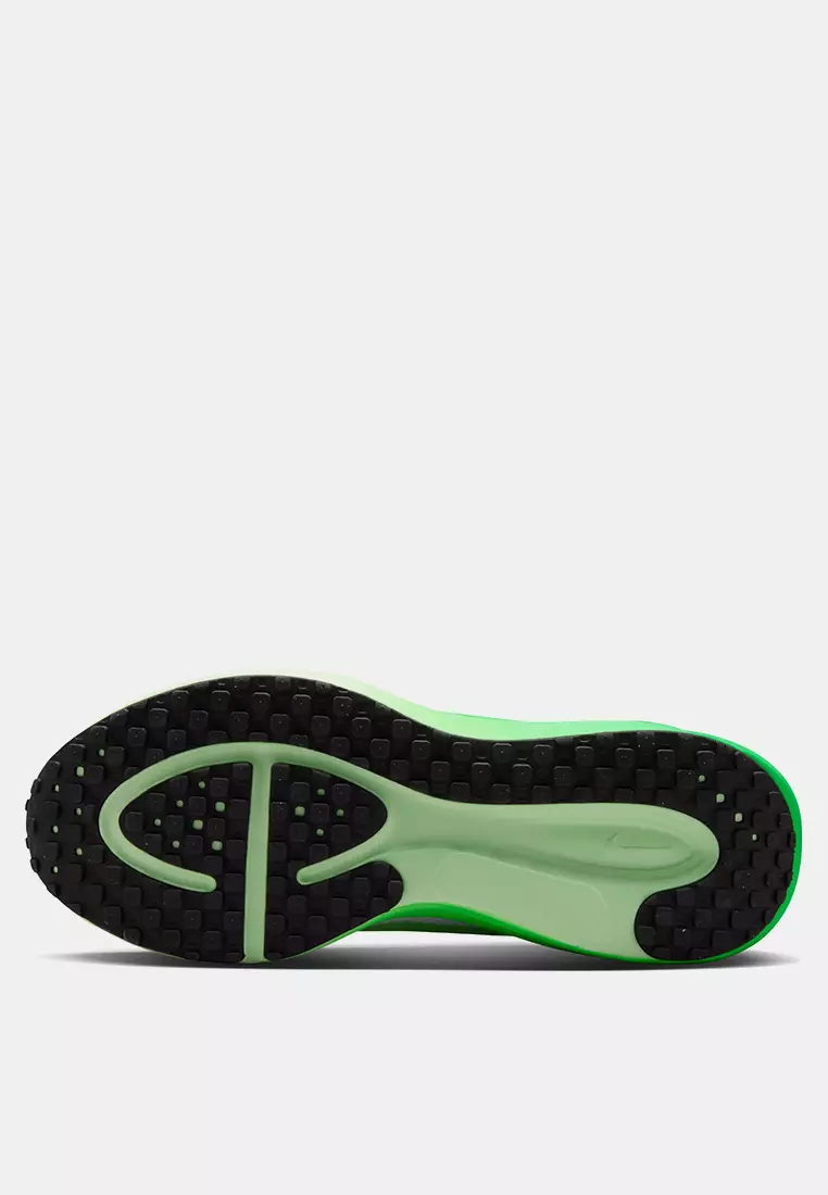 Revolution 8 Road Running Shoes