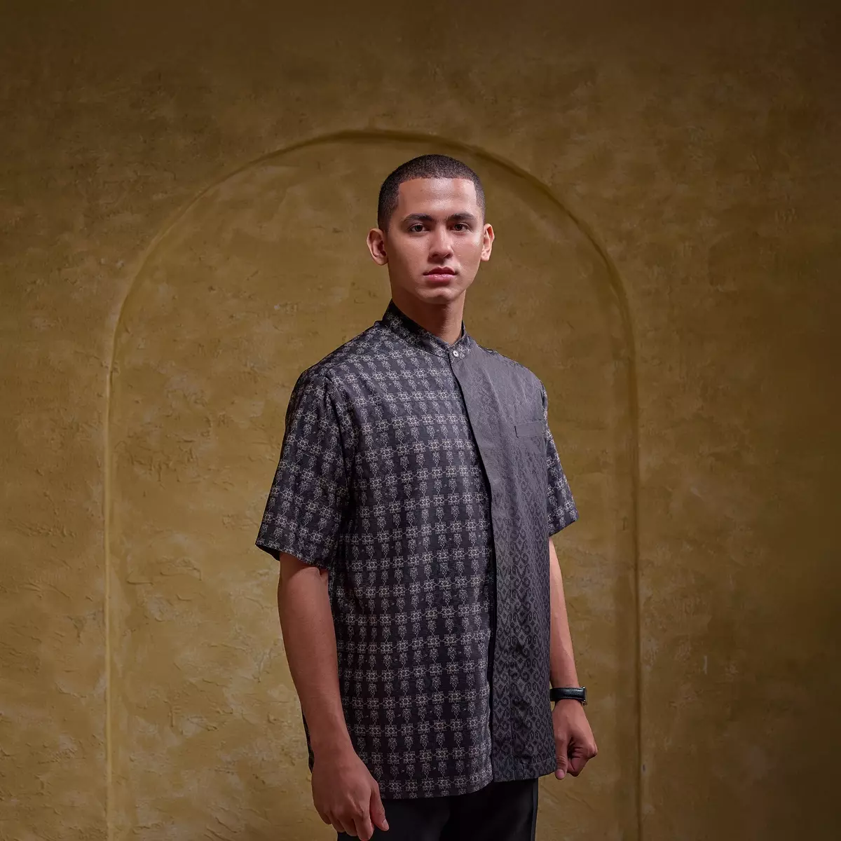 ZM Zaskia Mecca - Khoja Ink Kemeja Koko Pria Lengan Pendek - Teman Serumpun - Edisi Kamboja