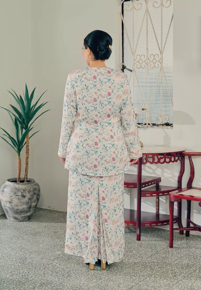 KURUNG KEMBOJA SET in Krim White