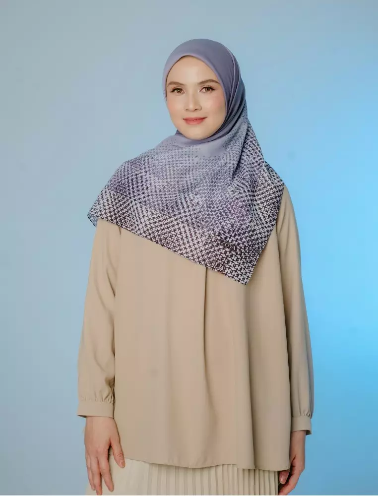 AUZORA Scarf Black - Kerudung Hijab Segiempat Motif With Pouch Ziplock - Bahan Poly Fine - Ukuran 110x110