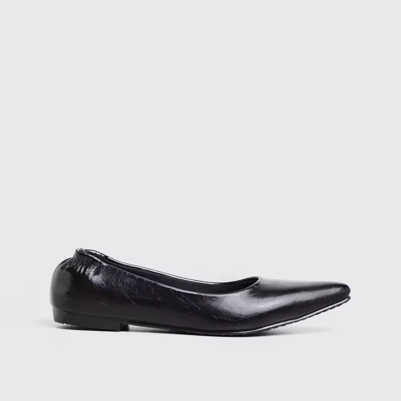 Solana Pointy Flat Black