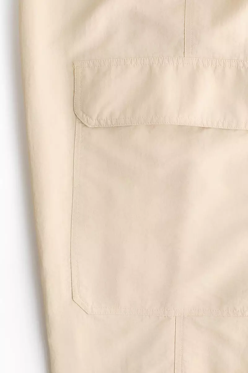 Oversized cargo trousers