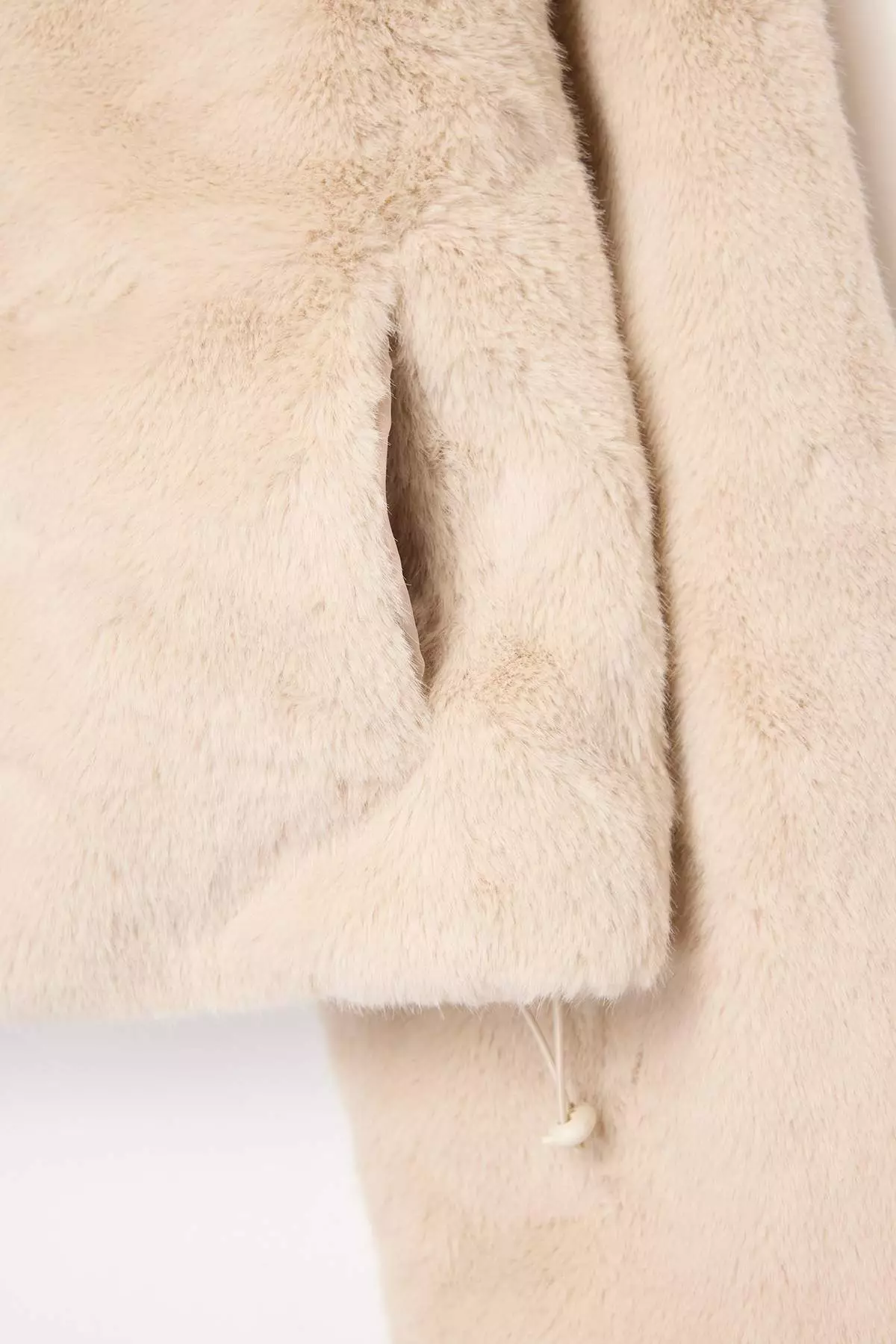 Ecru Oversize Pattern Sleeves Wide Fur Coat Twoaw26Mo22