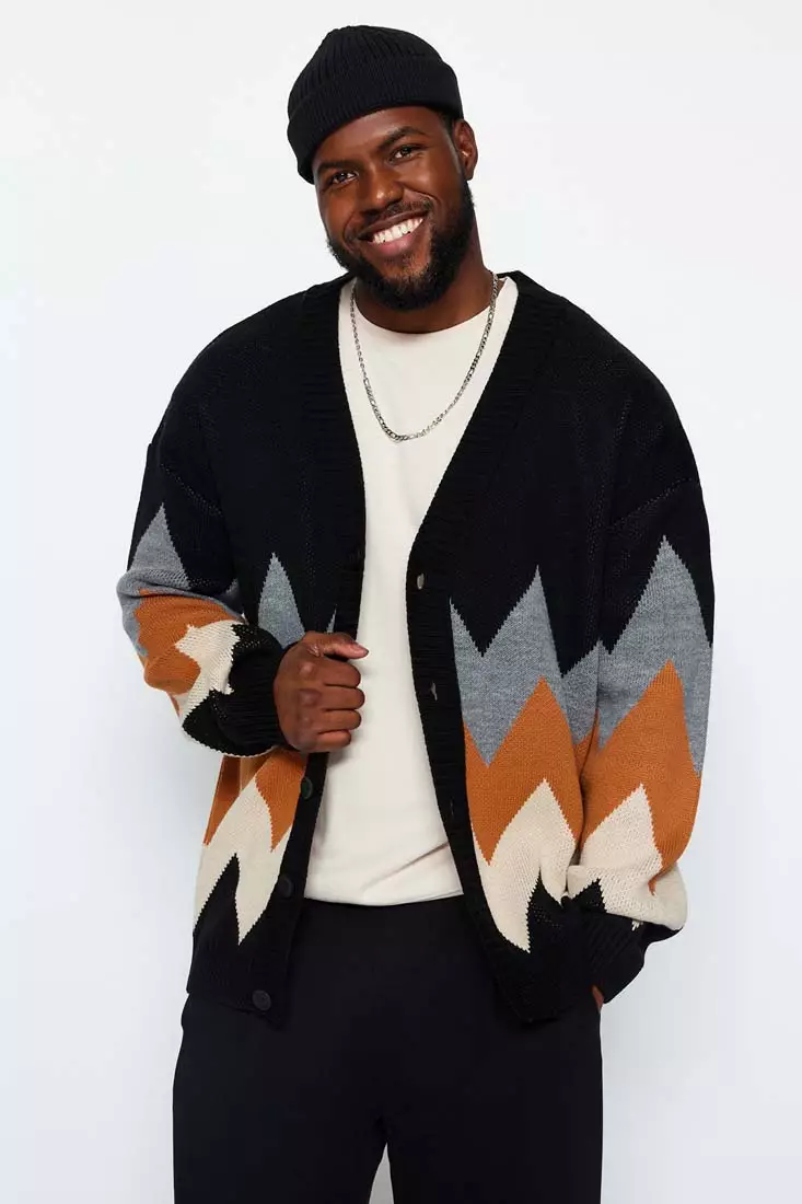 Plus Size Oversized Diamond Pattern Cardigan