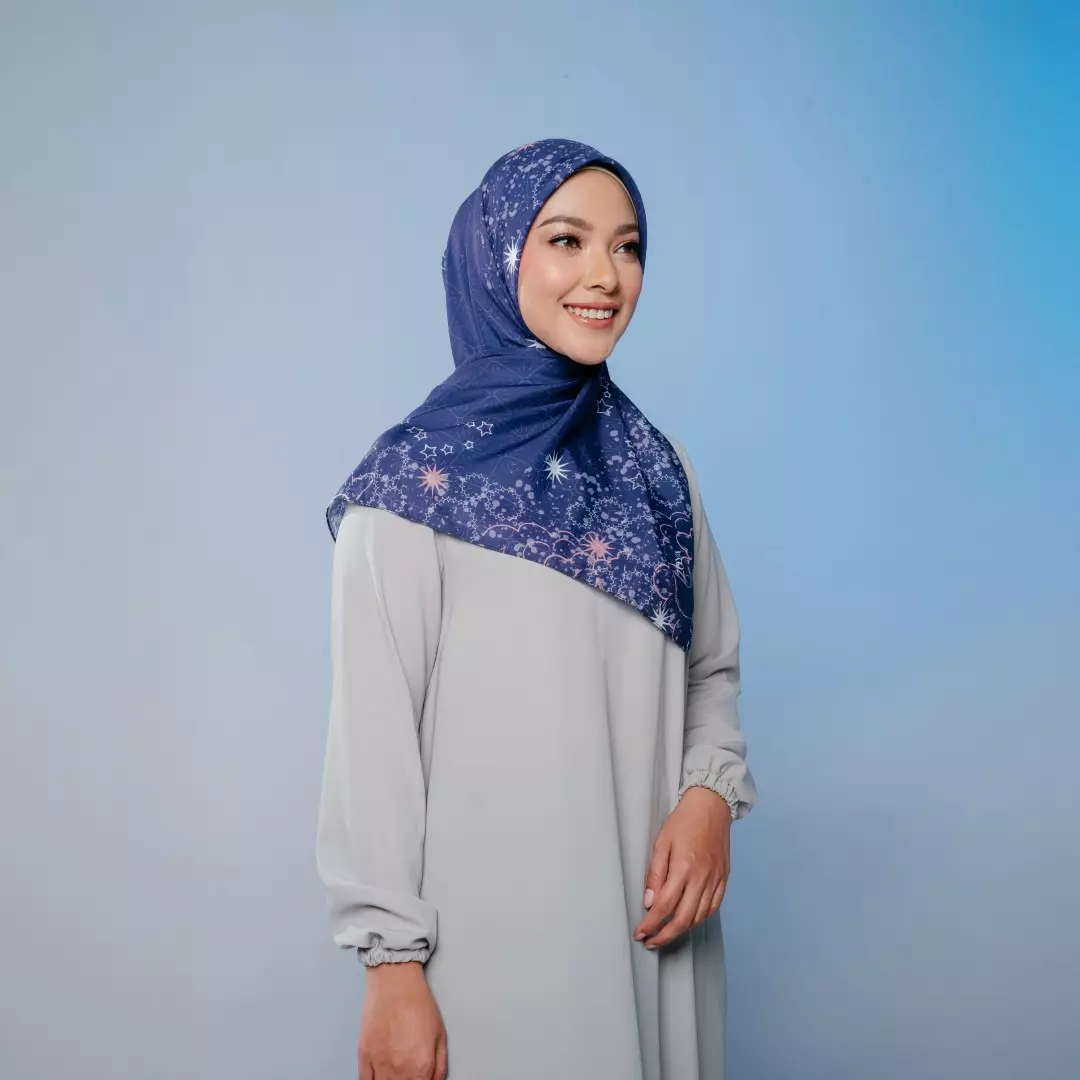ELIANA Scarf Navy - Kerudung Hijab Segiempat Motif With Pouch Ziplock - Bahan Poly Fine - Ukuran 110x110