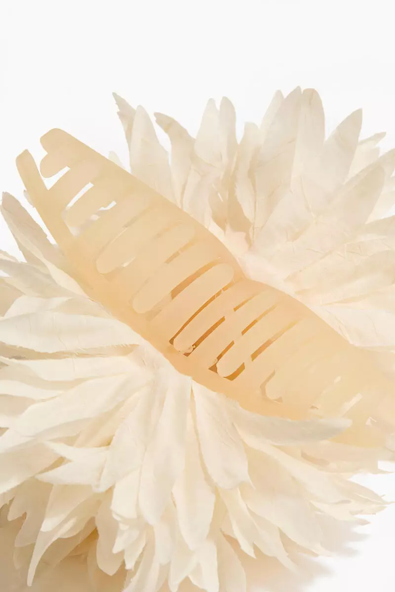 Flower-look hair claw