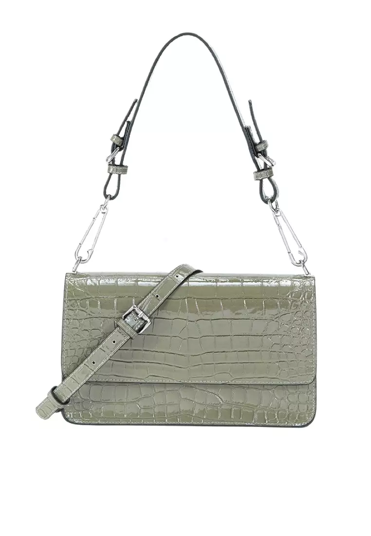 By far baguette bag top