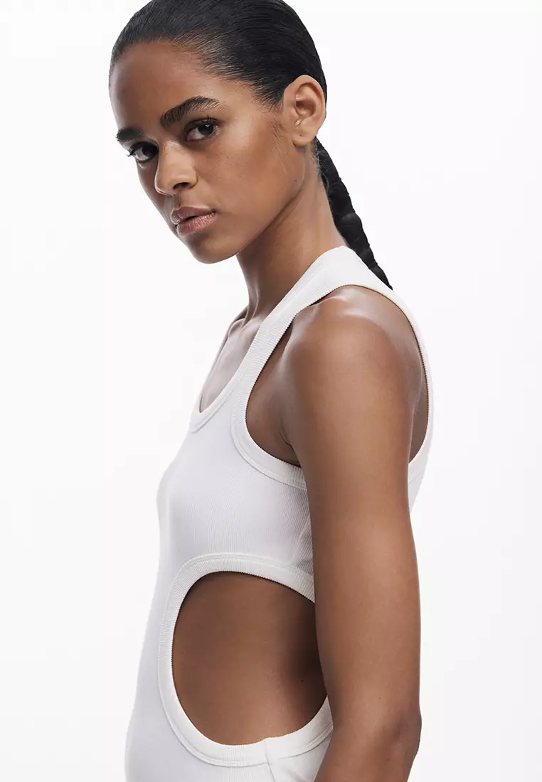 Cut-out sleeveless T-shirt