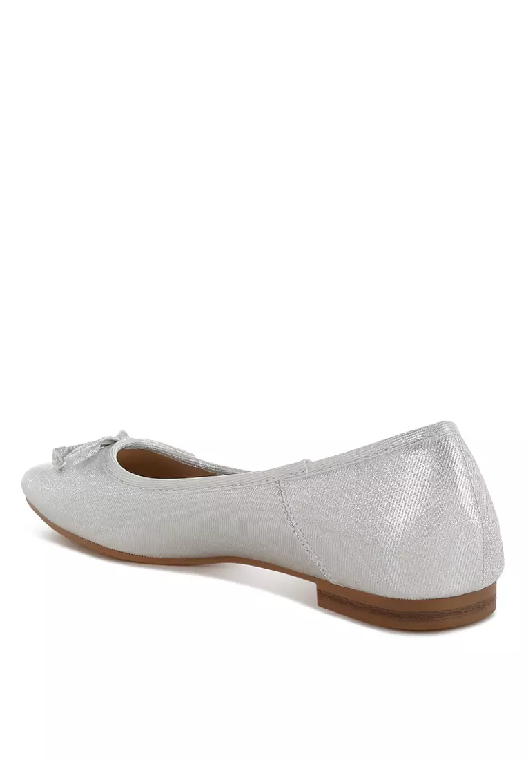 Sepatu Balet Metalik Warna Perak