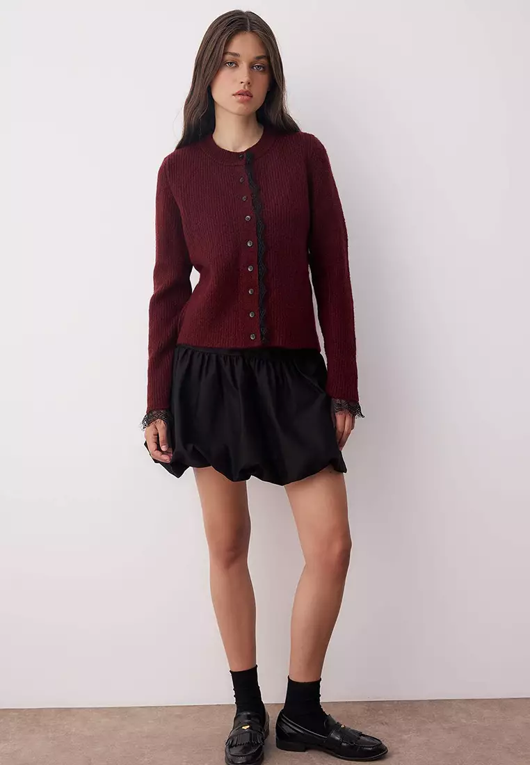 Burgundy Lace Garnished Knit Cardigan Twoaw26Hi00171