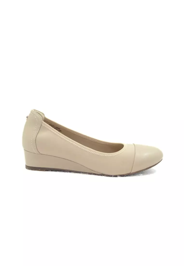 Buy Hush Puppies Hush Puppies Women's Shoe Adelyn Umma in Beige Online ...