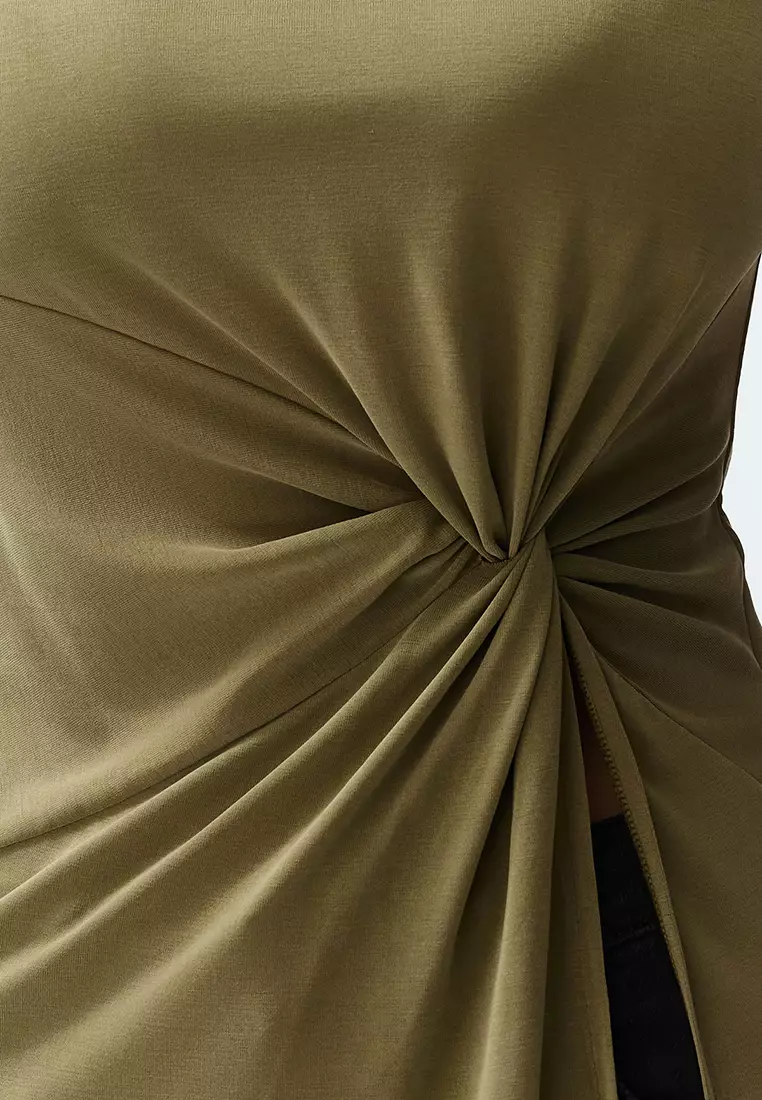 Sleeveless Slit Twist Top