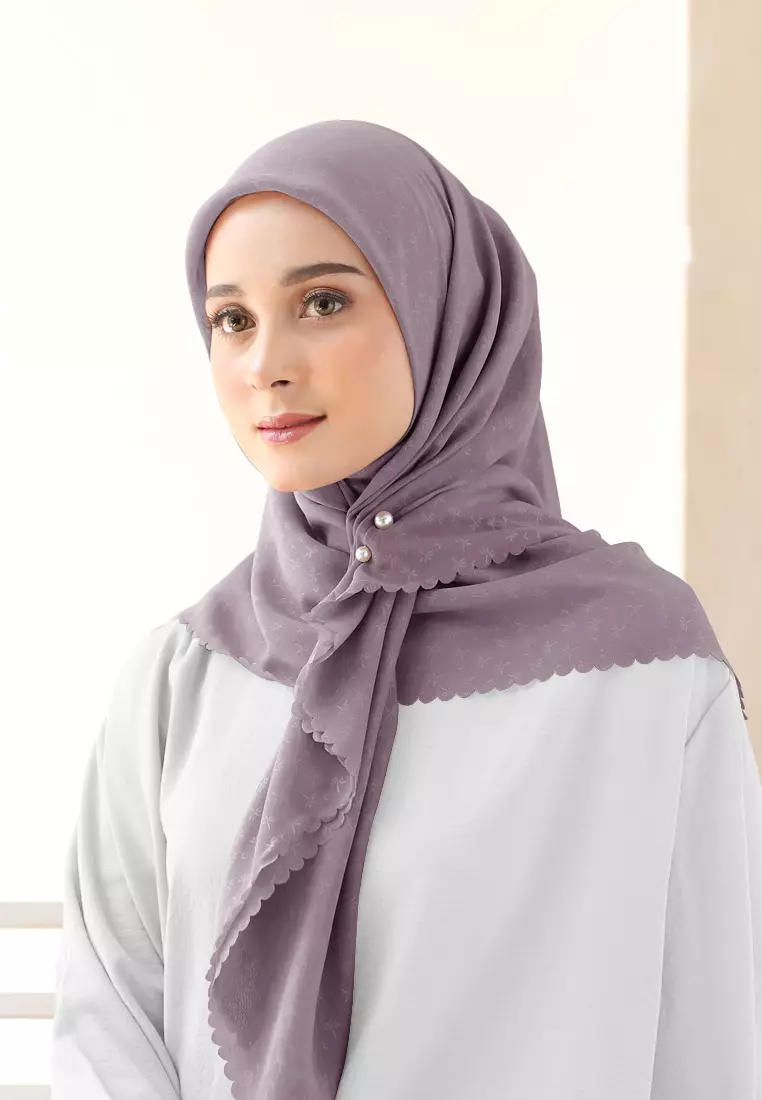 Rada Embossed Square | Hijab Polycotton Scarf Segiempat - Purple Mauve