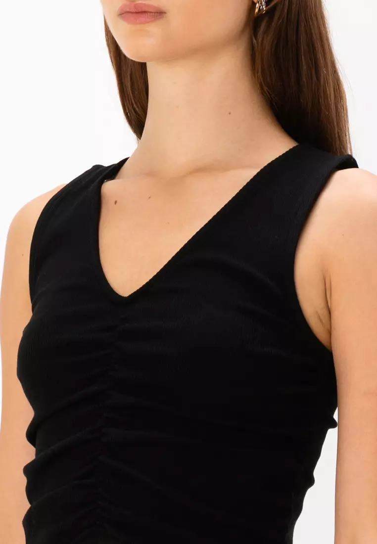 Nilan Life Sleeveless V-neck Top