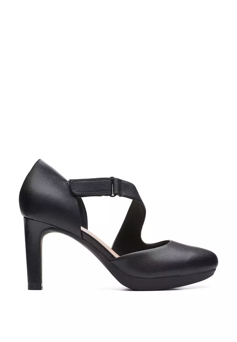 Discount on Clarks  shoes - SKU: Ambyr Glow Heels Black