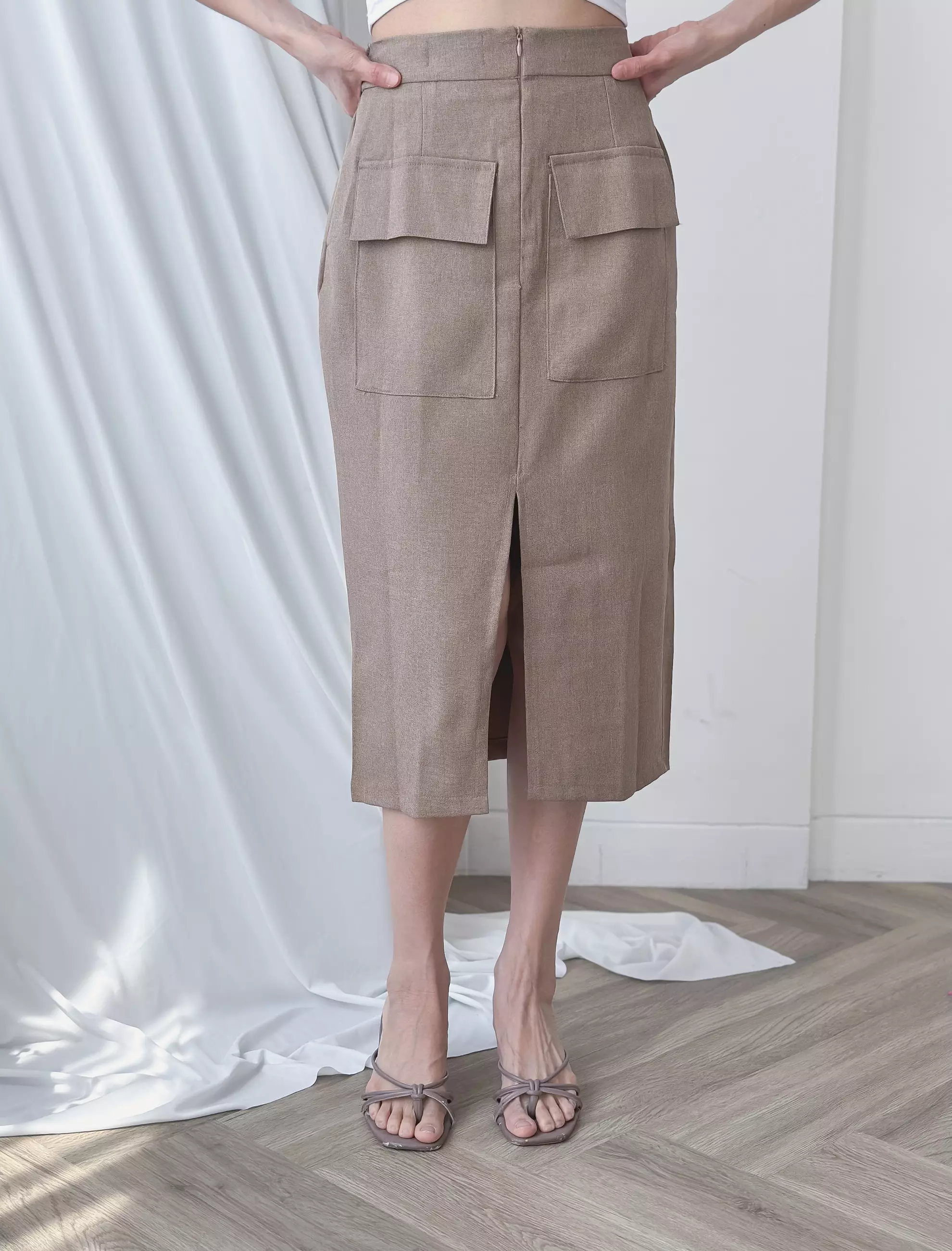 Wes Skirt rok midi lurus katun premium in Brown S23027