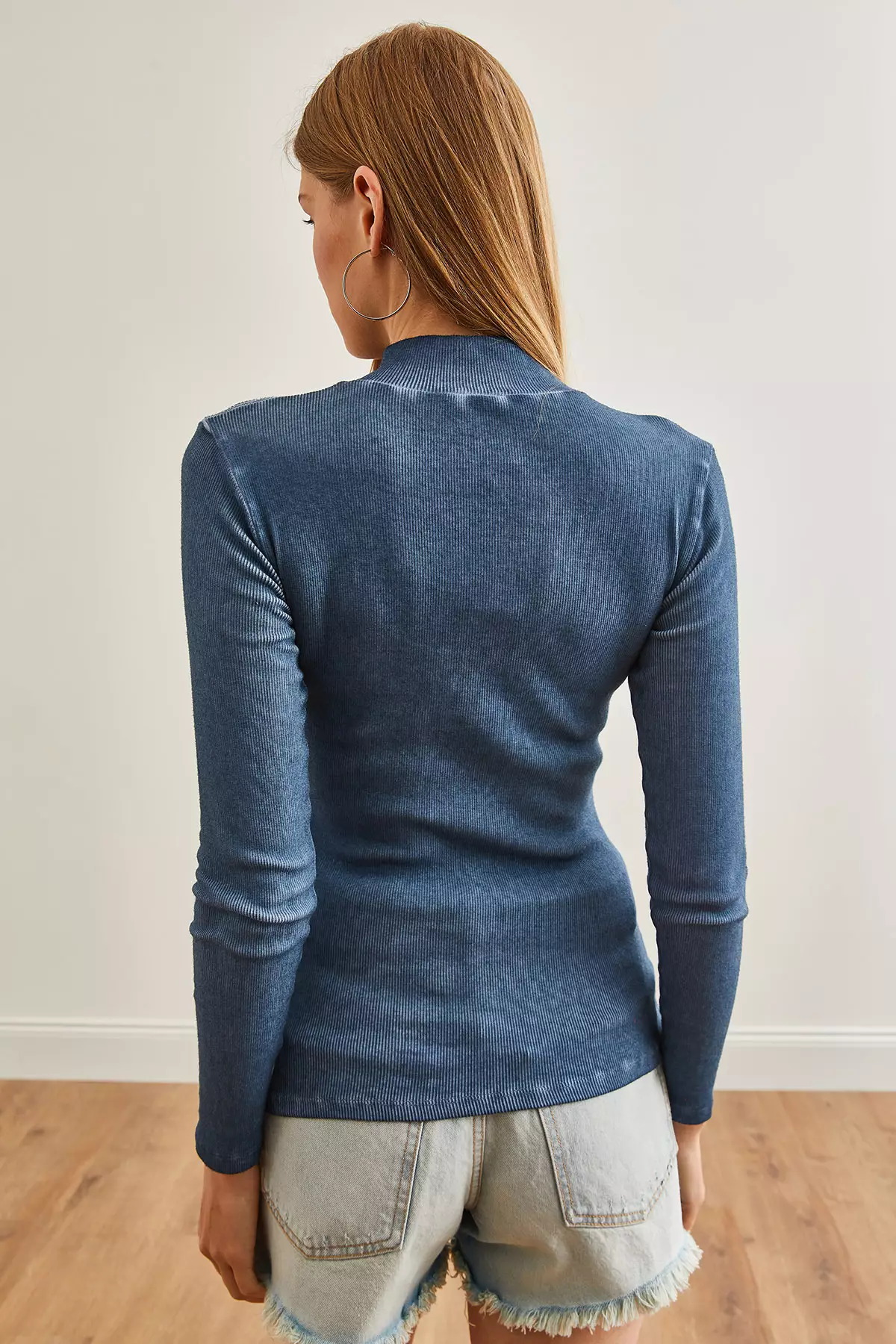 Women's Washed Indigo Zippered Turtleneck Lycra Blouse Blz-19001155