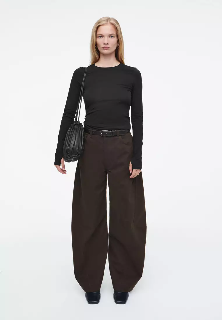 SLIM LIGHTWEIGHT LONG-SLEEVED TOP