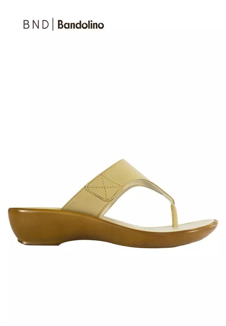 Bandolino womens flip hotsell flops