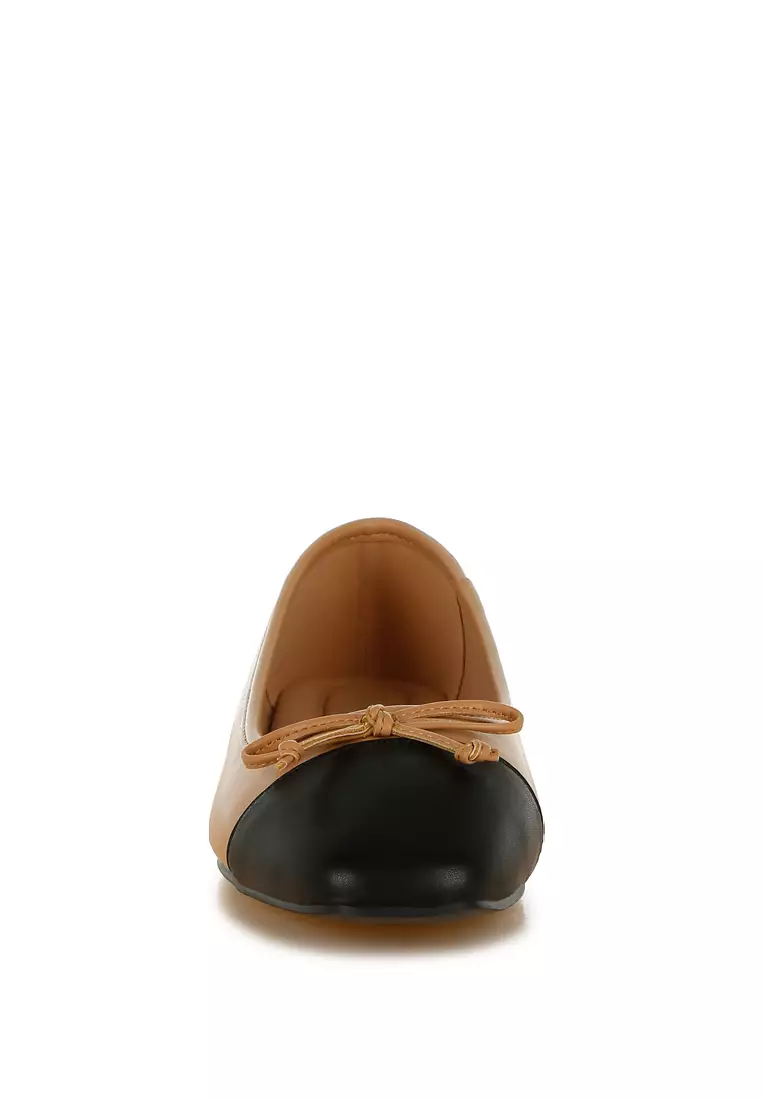 駝色人造皮革蝴蝶結細部芭蕾舞平底鞋