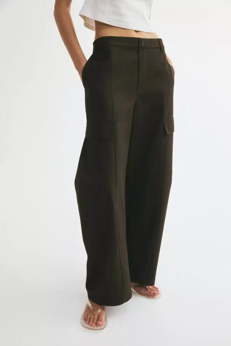 Barrel cargo trousers